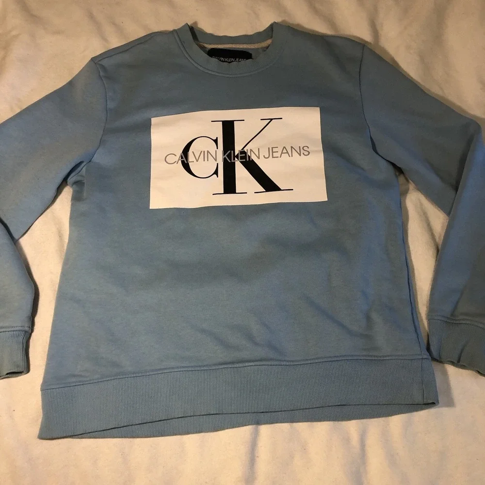 Calvin Klein Pullover Crew Neck Sweatshirt, Blue/Teal Size Medium